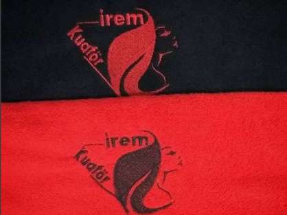 Kurumsal Logo Nakışlı Özel Tasarım Kuaför Havlusu Orta Kalite 50x90 Kırmızı Siyah İrem